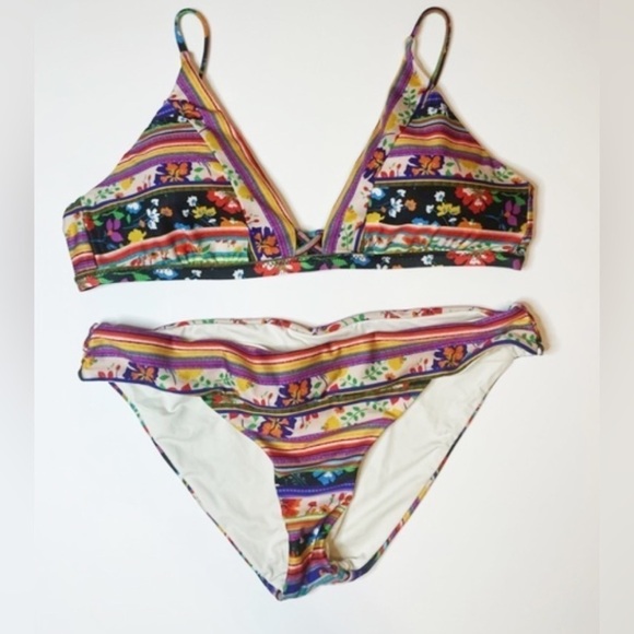 Isabella Rose Black and Red Frida Bondi Floral Boho Bikini Size Large - Picture 1 of 8